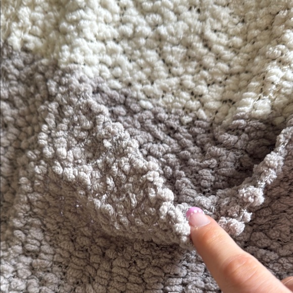 Women’s popcorn sweater!! - Picture 5 of 5